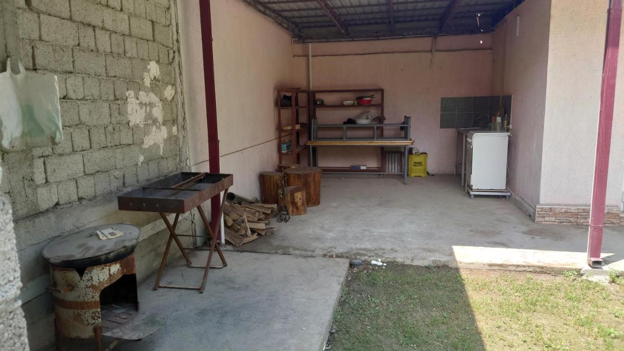 Megi Hostel Fargʻona Buitenkant foto